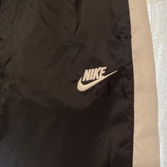 美品NIKEナイロンジャージＭの画像