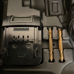 ★美品★ シンコー 新興製作所（SHINKO） コードレスインパクトドライバー バッテリー2個付DCID−1415W の画像