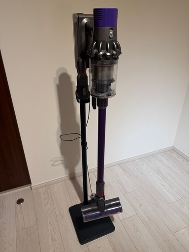 Dyson cyclone 掃除機 V10(SV12)ダイソン 
コードレスクリーナー　純正スタンド付