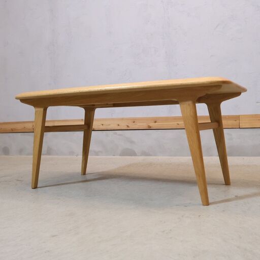 IKI LOW TABLE Natural｜ローテーブル｜IDEE SHOP Online IDEE(イデー)で取り扱われていたIKI(イキ) オーク材 ローテーブルです。小ぶりなサイズは2人暮らしなどにもおススメのコーヒーテ