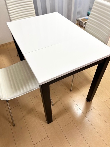 ニトリのダイニングテーブル(椅子付き)譲ります ニトリ（NITORI） ダイニングテーブル(NコレクションT-06U 200MBR