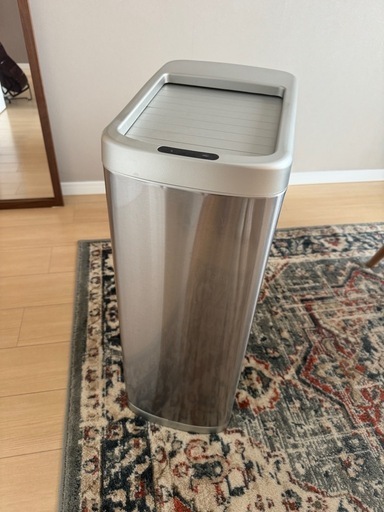 ニトリ　シャッター式50L自動開閉ゴミ箱