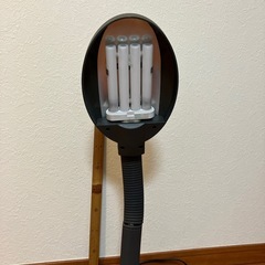 古い電気スタンドの画像
