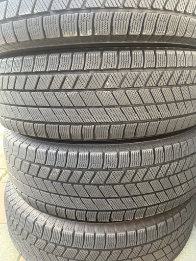 組み替え込み 215/70r16 スタッドレスタイヤ VRX3