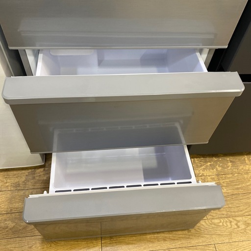 ??3ドア??AQUA 2019年製 272L冷蔵庫  AQR27H　シルバー ファン式 右開き ファミリーNO.9284F アクア AQUA 冷蔵庫 3ドア 右開き 272L AQR-27K-S ブライトシルバー の 