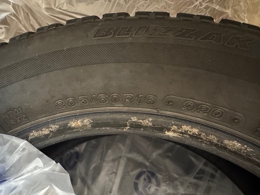 スタッドレスタイヤ  16インチ 205/60R16 冬タイヤ
