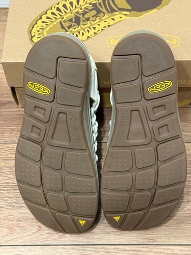 Keen Uneek レディース　24cm ホワイト