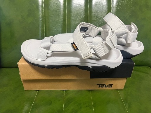 TEVAサンダル