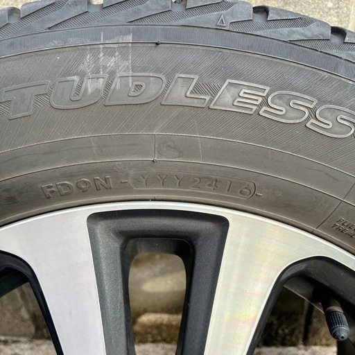 エスクァイア スタッドレスタイヤ・ホイールセット 195/65R15