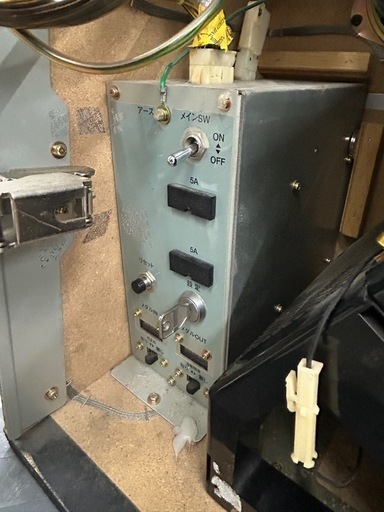 坂2604-902 スロット台　大花火　通電　動作確認済　設定キーあり　扉をあける鍵なし　横の穴から開けれます