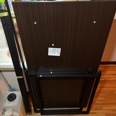 ２か月使用　安心、定番のサンワダイレクトの120cmパソコンデスク（モニターアーム対応）の画像