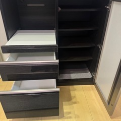 食器棚の画像