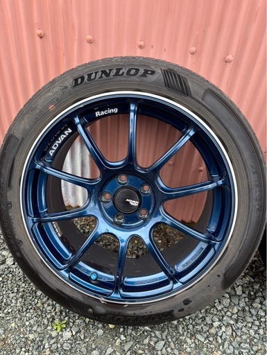 ADVAN Racingの17インチホイール、タイヤ