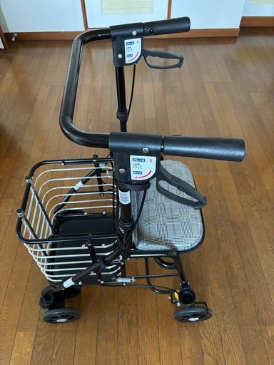 マキテック　U型　かごのせ　シルバーカー(未使用品35%引)早い者勝ち