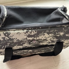 デジタルカモフラ柄ペットキャリーバッグ の画像