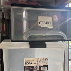 ハンガー　大量とクリアケース2個の画像