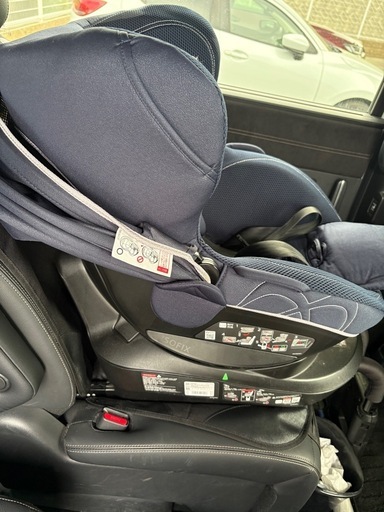 チャイルドシート　エールベベ・クルット 4iグランス ISOFIX　回転式　新生児から利用可