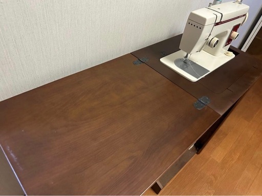 折りたたみミシン台付きミシン
