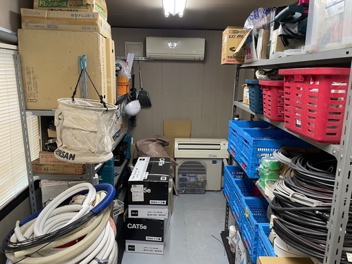 コンテナハウス　LED、エアコン付き