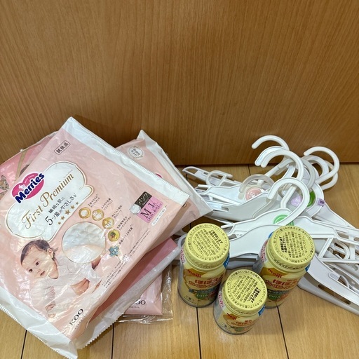 【新品未開封】ほほえみ  らくらくミルク　粉ミルク　哺乳瓶　おむつ