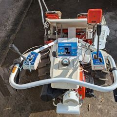 クボタ２条刈りガソリンエンジンバインダーRA50　タイヤ極上の画像