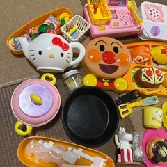 アンパンマン　お子様ランチ　おままごとセット　の画像
