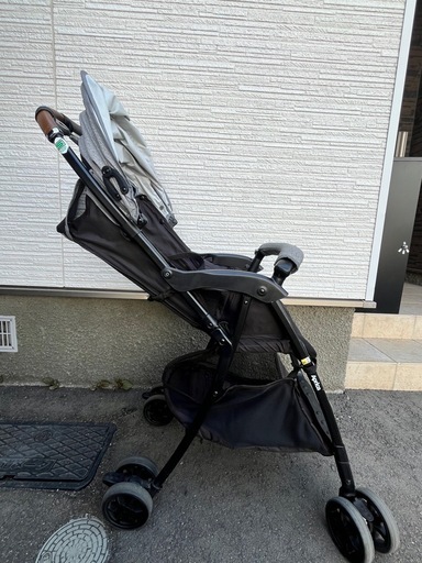 B型ベビーカー　アップリカ　マジカルエアー