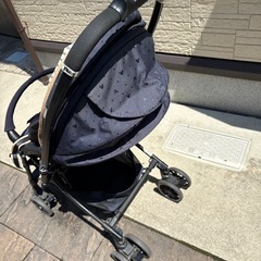 A型ベビーカーの画像