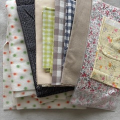 とってもお得！布とハギレ、手芸材料セットの画像