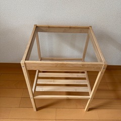IKEA サイドテーブルの画像