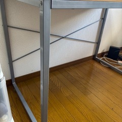 デスク、机の画像