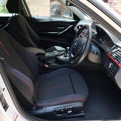 検査10年1月320i スポーツ 実走行6万km/HDDナビ/Bluetoothオーディオ/バックカメラ/コンフォートアクセス/デイライト/点検記録簿/ミラーETCの画像