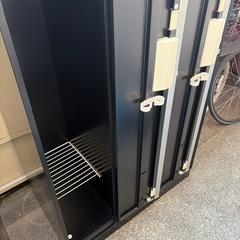 オカムラ 3人用スチールロッカー 2台セット 鍵付きの画像