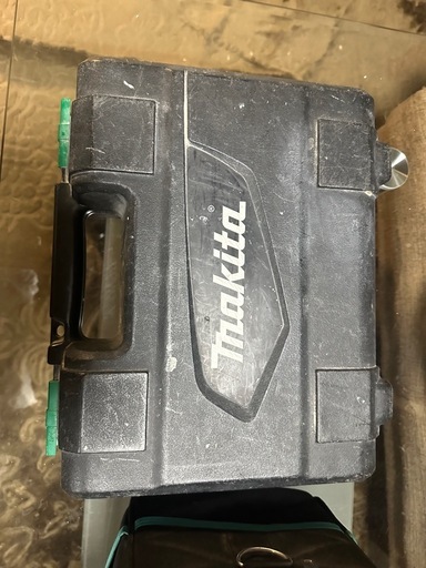 (マキタ )インパクトと掃除機のセット