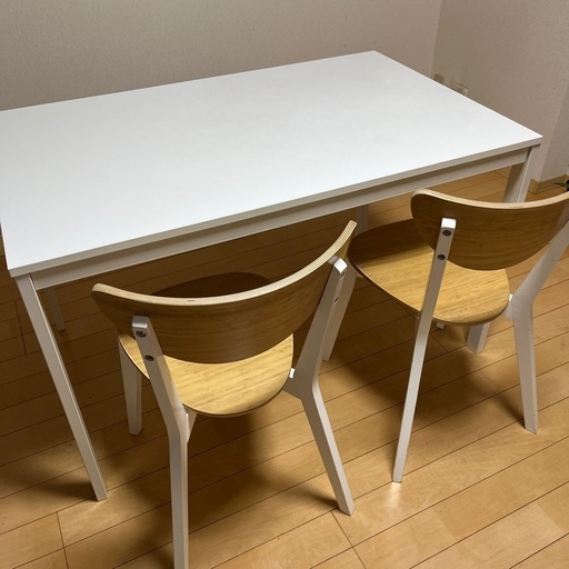 中古のダイニングテーブルと椅子になります、 ダイニングテーブル椅子2脚セット (りっこ) 新守谷のダイニングセット