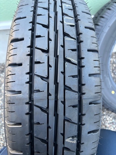 ENASAVE VAN 01 185/75R15 新品タイヤ2本