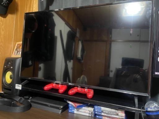 セット　テレビ　43 、ps4slim 、ゲームコントローラー2個が付属します。