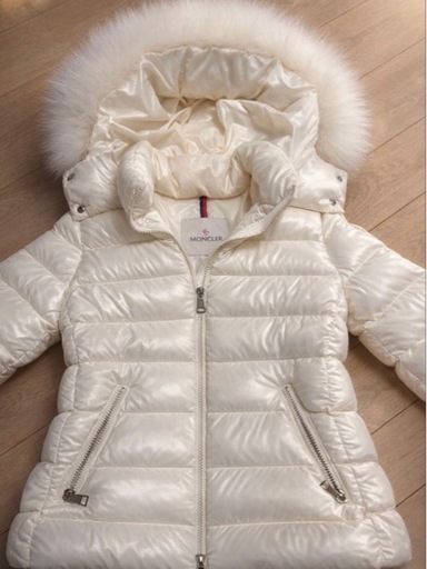 美品　MONCLER モンクレールダウン 希望者はヴィトンのヒールブーツ22,5付け
ます！F20931A54002 ファー 白 美品 MONCLER モンクレールダウン F20931A54002 ファー 白 - メルカリ