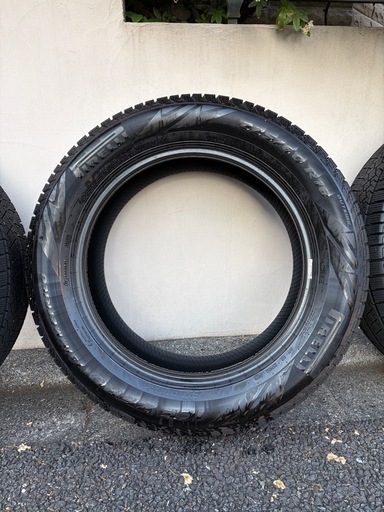 PIRELLIスタッドレスタイヤ 225/60 R18 2023年製 4本セット