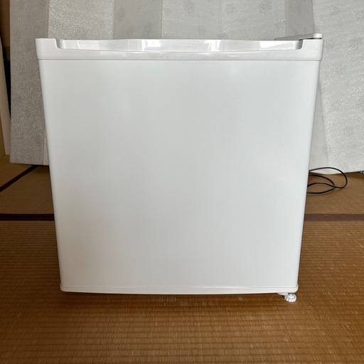 冷蔵庫 ほぼ新品　
46L MAXZEN 小型 小型 1ドア 新生活 コンパクト おしゃれ ミニ 白 ホワイト JR046ML01WH