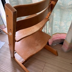 ストッケ トリップトラップ系 子ども椅子 2脚まとめての画像
