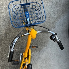 16インチ 子供用自転車 補助輪付き イエローの画像