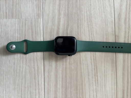 定価70,000円 ！！アップルウォッチ　充電器もつけます。