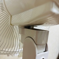山善 30cmリビング扇風機 YLR-AG302C 2022年製 首振り箇所緩いです/J045-35の画像