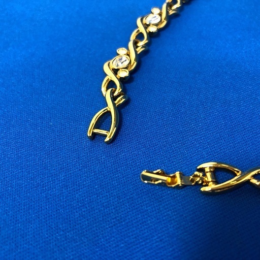 ジモティ割引有★【ジャングルジャングル岸和田店】SWAROVSKI  スワロフスキー ネックレス チョーカー ゴールド系　南大阪 岸和