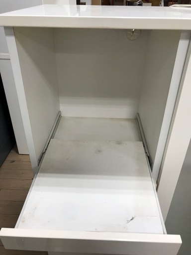 No.83 食器棚
