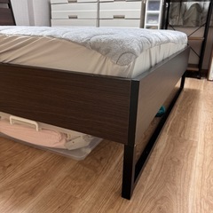 無料　IKEAダブルベッドフレーム
の画像