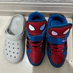 スパイダーマン　子供靴21センチ位、帽子、お弁当箱の画像