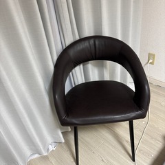 ハンガーラック　椅子　折りたたみテーブルの画像