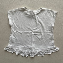 プティマイン フリル付きホワイトノースリーブTシャツの画像